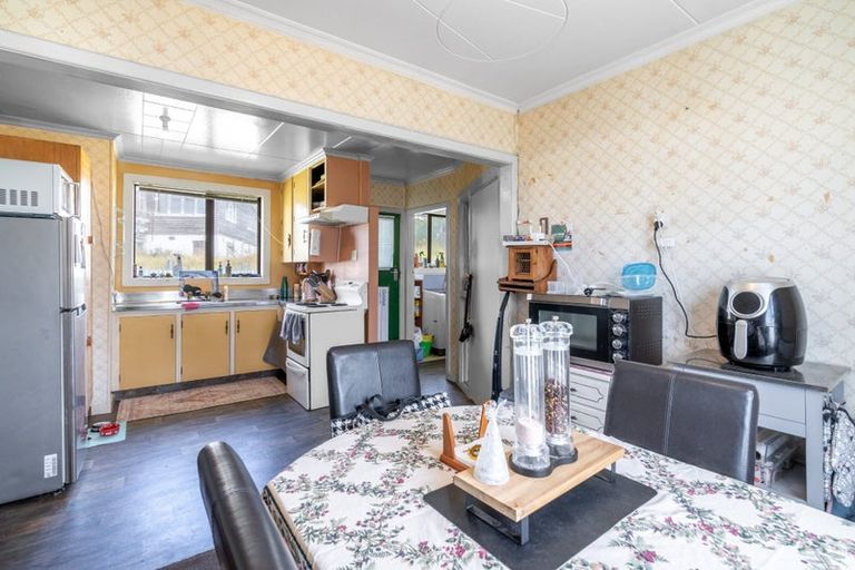 Photo of property in 12 Doyle Street, Bluff, 9814