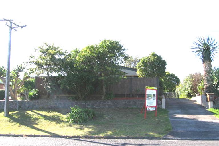 Photo of property in 2/35 Killarney Avenue, Torbay, Auckland, 0630