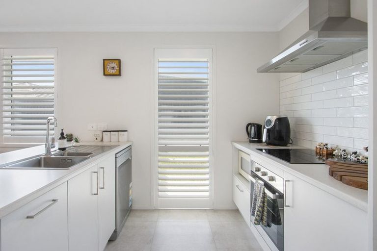 Photo of property in 20 Pioneer Crescent, Omokoroa, 3114