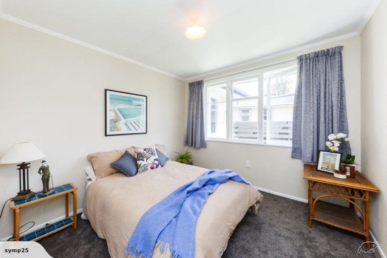 Photo of property in 12 Ruamahanga Crescent, Terrace End, Palmerston North, 4410