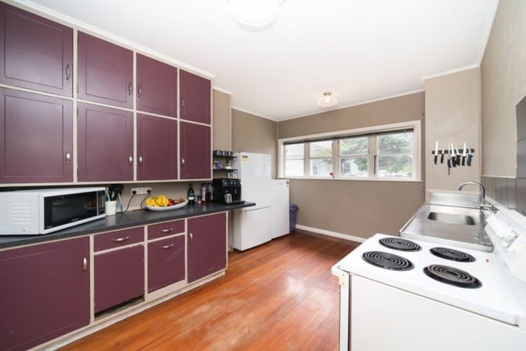 Photo of property in 43 Millar Street, Terrace End, Palmerston North, 4410