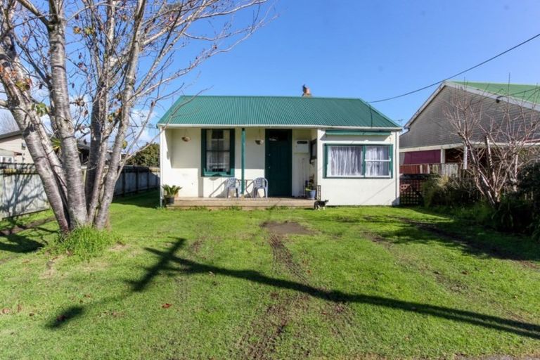 Photo of property in 63 Queen Street, Waitara, 4320