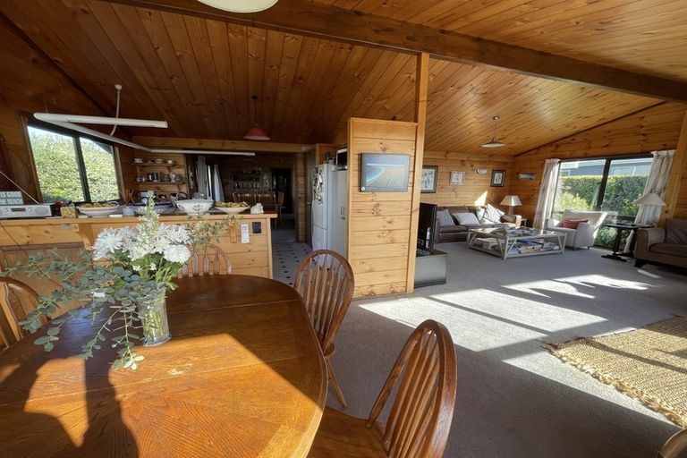 Photo of property in 132 Beach Road, Haumoana, 4102