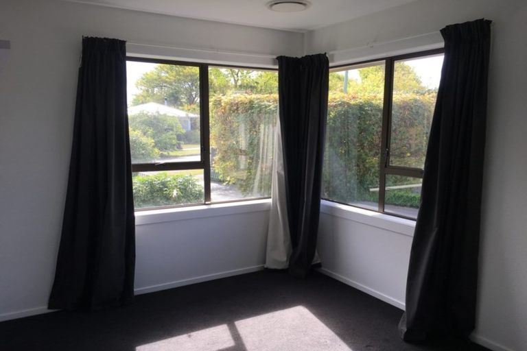 Photo of property in 10 Blossomdale Place, Bishopdale, Christchurch, 8053