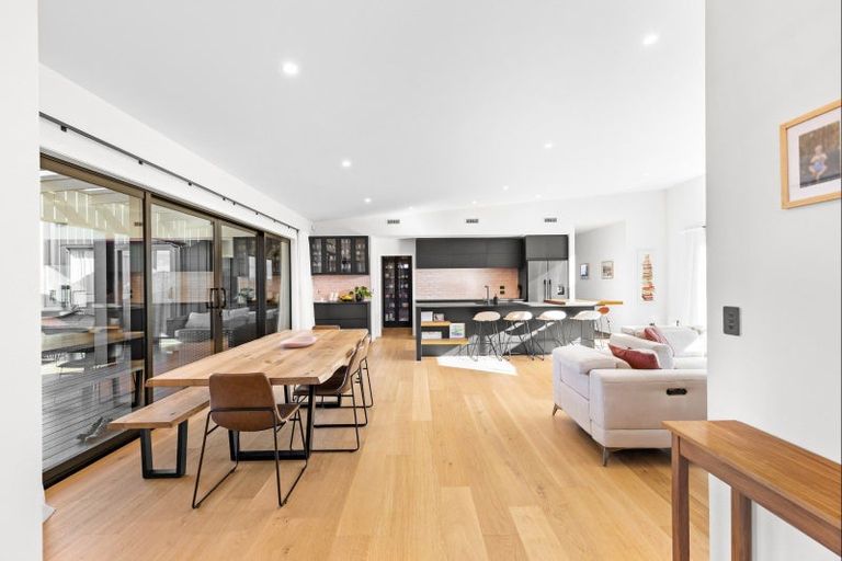 Photo of property in 7 Edenmore Terrace, Fitzherbert, Palmerston North, 4410