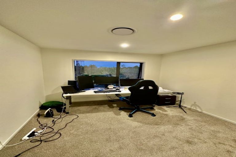 Photo of property in 2b Kororo Street, Northcote, Auckland, 0627
