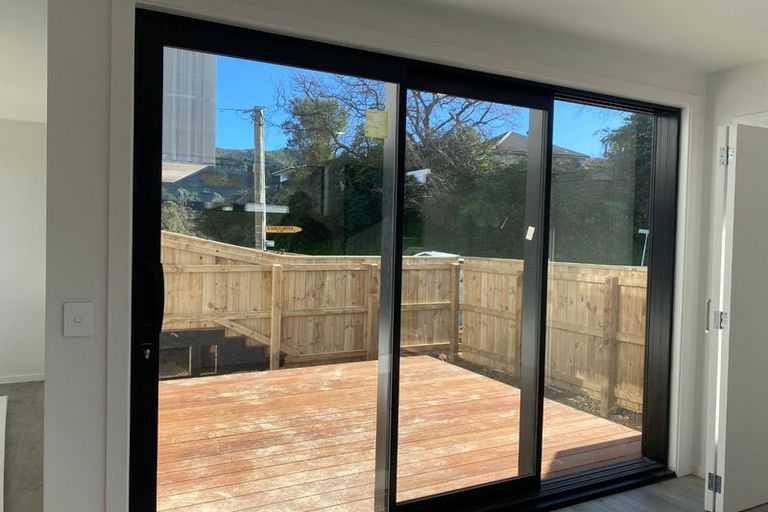 Photo of property in 30b Collins Avenue, Tawa, Wellington, 5028