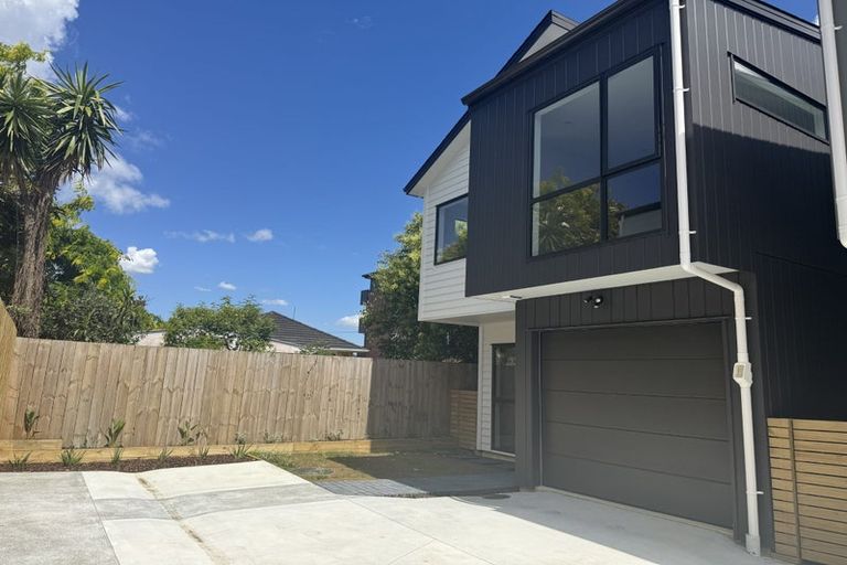 Photo of property in 14e Serjeant Street, Henderson, Auckland, 0612