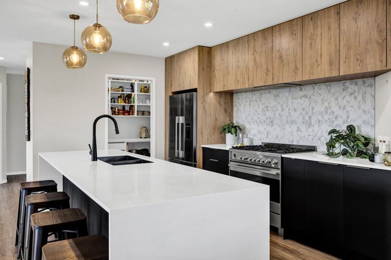 Photo of property in 1 Larlin Drive, Hawera, 4675