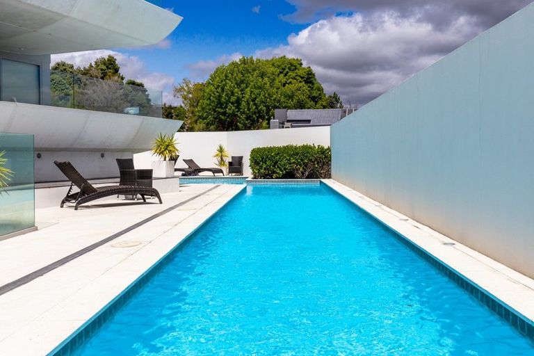 Photo of property in 2/225 Lake Terrace, Waipahihi, Taupo, 3330