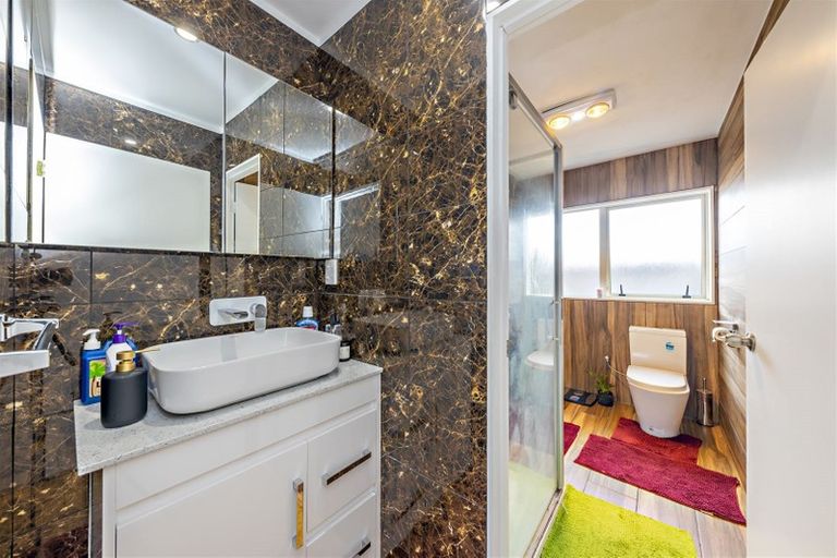 Photo of property in 14 Tonson Place, Weymouth, Auckland, 2103