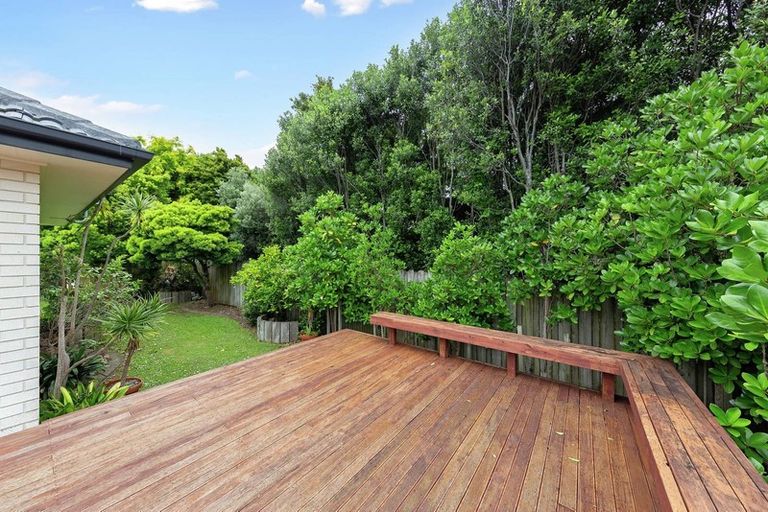 Photo of property in 19 Trovare Place, Golflands, Auckland, 2013