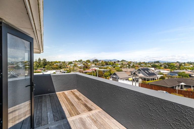 Photo of property in 49 Paynters Avenue, Strandon, New Plymouth, 4312