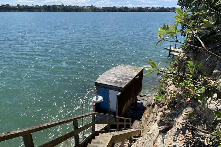 Photo of property in 15b Second Avenue, Stanley Point, Auckland, 0624