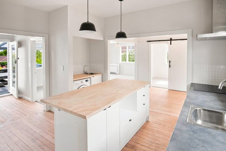 Photo of property in 1/118 Centaurus Road, Huntsbury, Christchurch, 8022