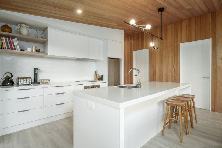 Photo of property in 10 Scurr Terrace, Wanaka, 9305