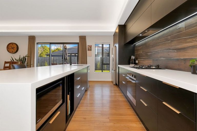 Photo of property in 12 Springbrook Close, Rangiora, 7400