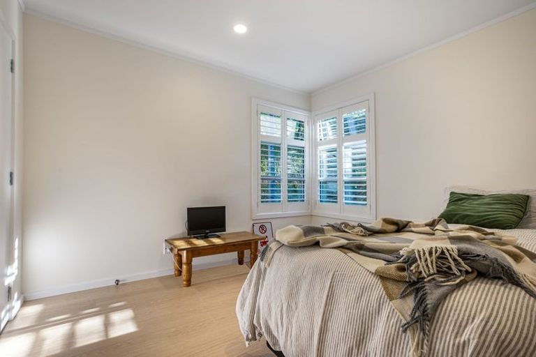 Photo of property in 2/13 Waitemata Road, Hauraki, Auckland, 0622