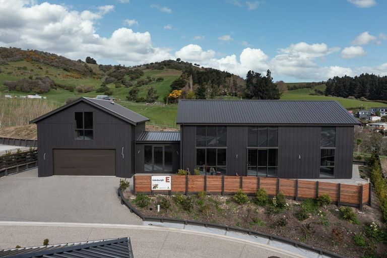 Photo of property in 8 Ella Lane, Green Island, Dunedin, 9018