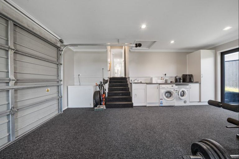 Photo of property in 3 Margaret Alice Close, Whalers Gate, New Plymouth, 4310