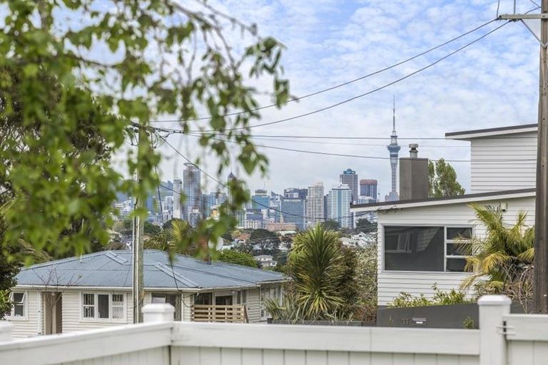 Photo of property in 1/3 Fentham Road, Hauraki, Auckland, 0622