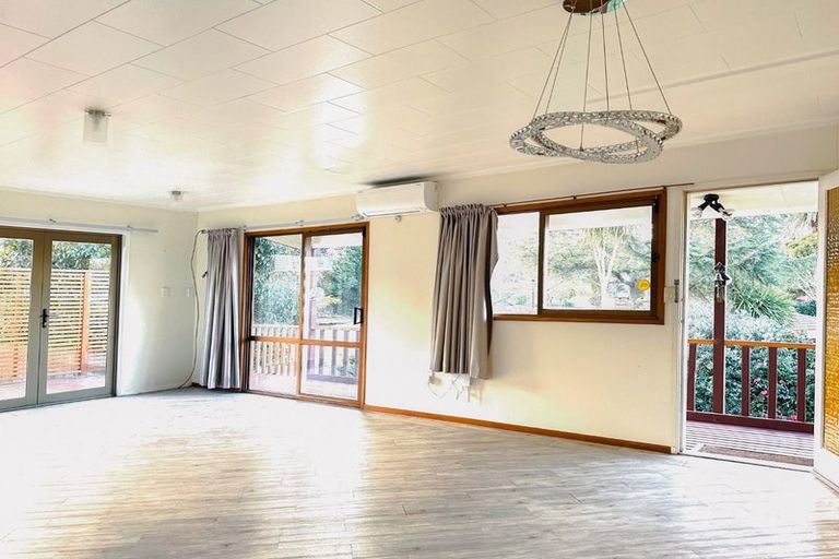 Photo of property in 2/13 Phoenix Place, Papatoetoe, Auckland, 2025