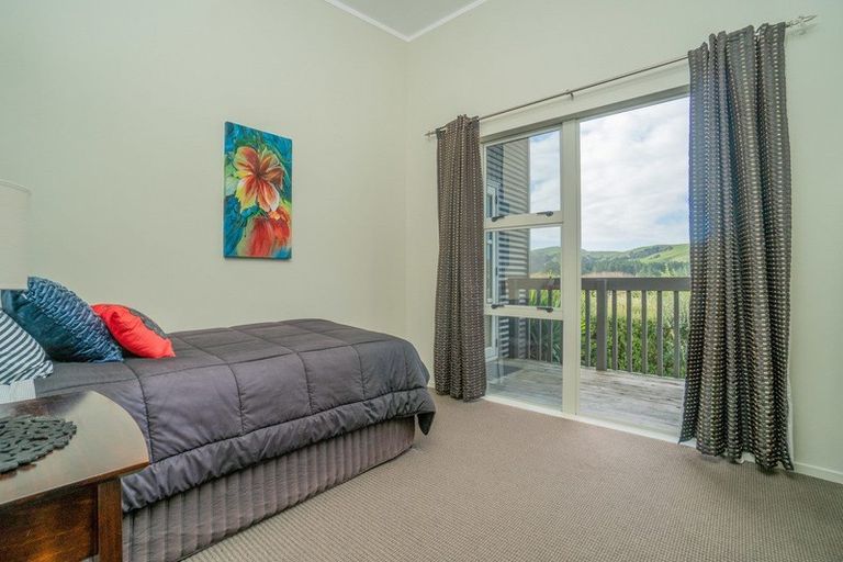 Photo of property in 7 Empressa Heights, Helensville, 0800