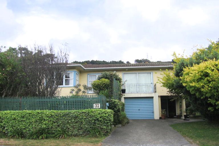 Photo of property in 37 Silverstream Road, Crofton Downs, Wellington, 6035