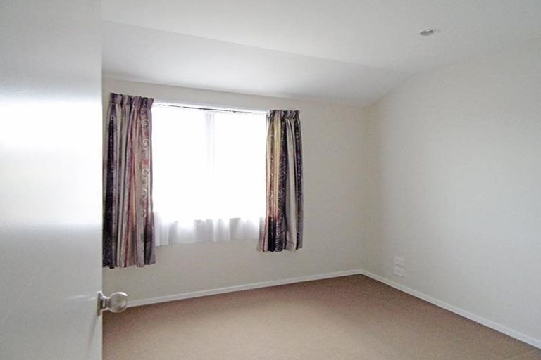 Photo of property in 27/22 Northcross Drive, Oteha, Auckland, 0632