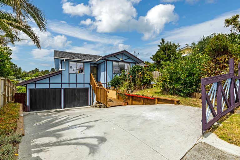 Photo of property in 123 Weatherly Road, Torbay, Auckland, 0630