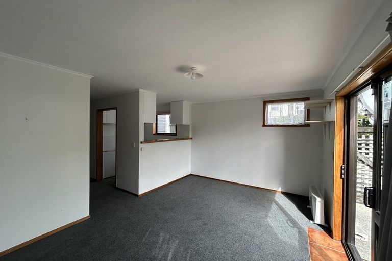 Photo of property in 24 Tanera Crescent, Brooklyn, Wellington, 6021