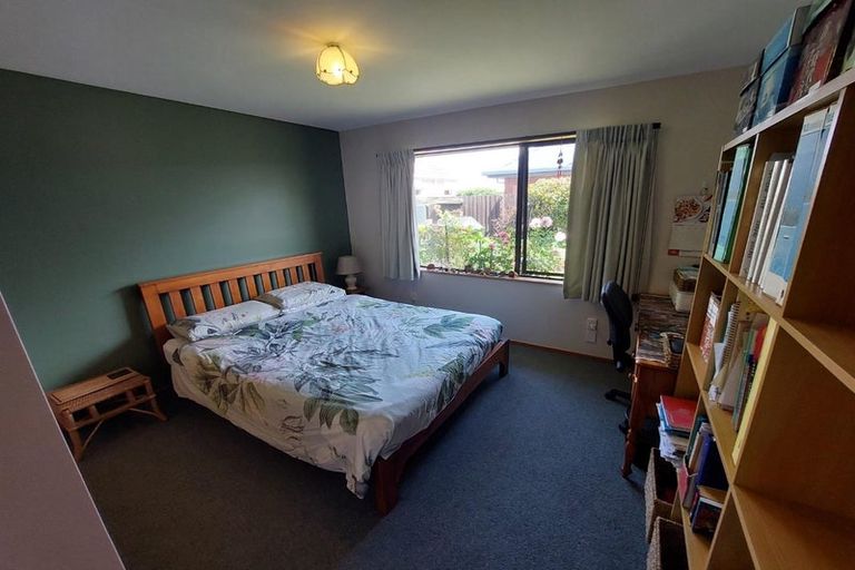 Photo of property in 1/7 Derenzy Place, Avonhead, Christchurch, 8042