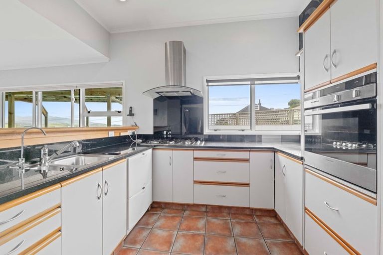 Photo of property in 2 Findlay Street, Moturoa, New Plymouth, 4310