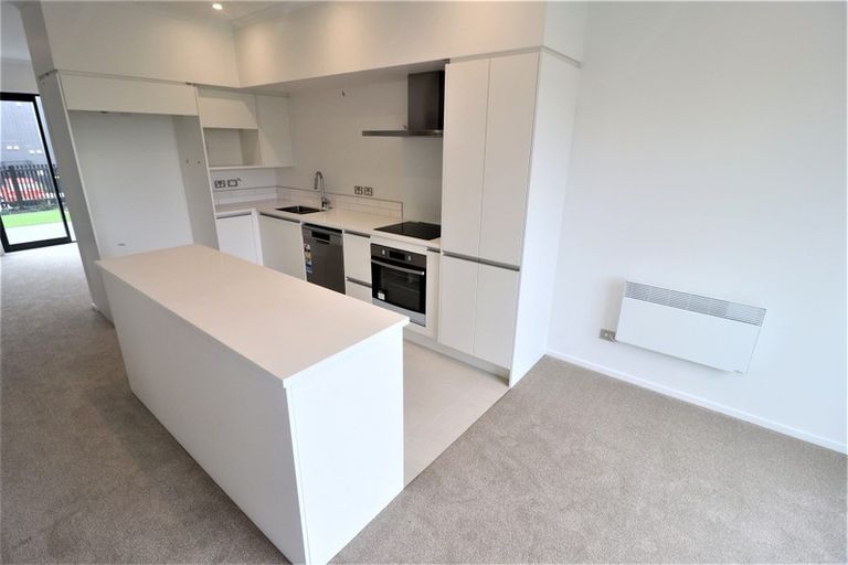 Photo of property in 34 Hobsonville Point Road, Hobsonville, Auckland, 0616