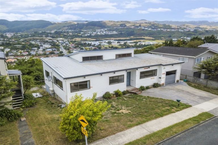 Photo of property in 81 Fyvie Avenue, Tawa, Wellington, 5028