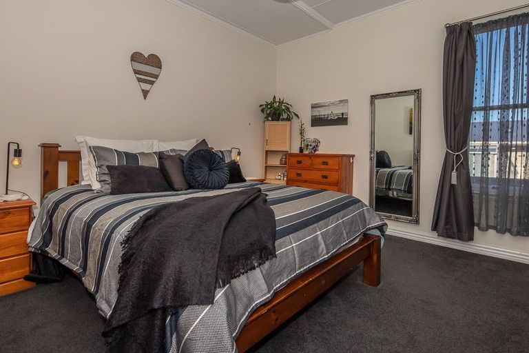 Photo of property in 52 Romilly Street, Westport, 7825