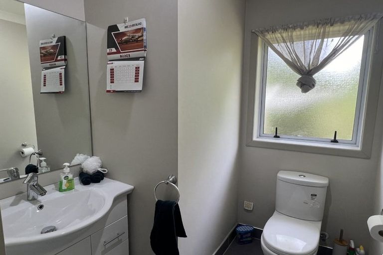 Photo of property in 111a Triangle Road, Massey, Auckland, 0614