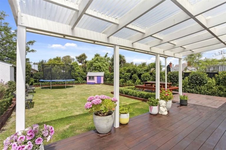 Photo of property in 16 Perry Street, Papanui, Christchurch, 8053