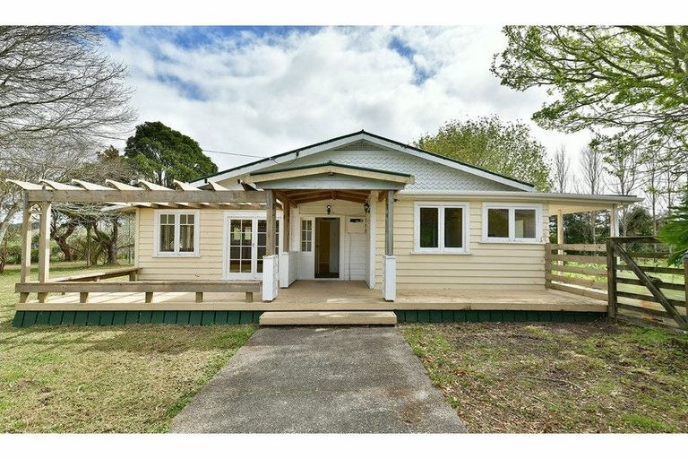 Photo of property in 2882 Kaipara Coast Highway, Glorit, Warkworth, 0984