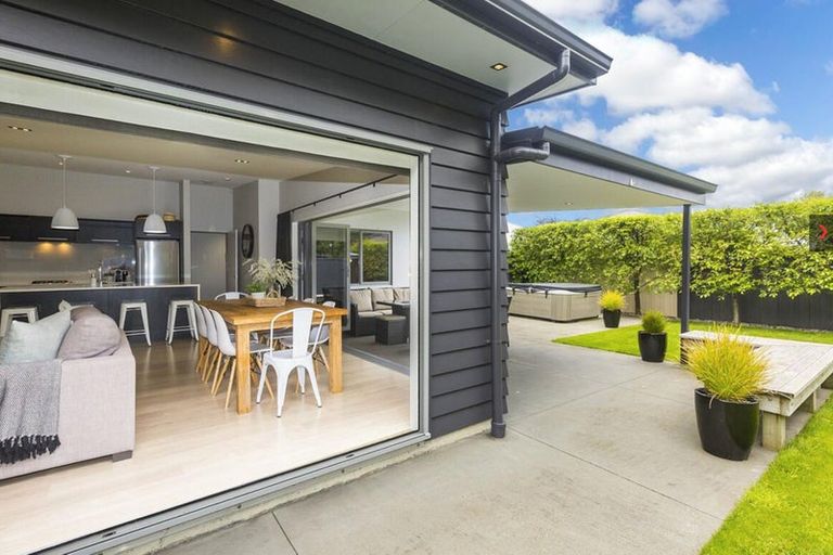 Photo of property in 21 Brentwood Street, Trentham, Upper Hutt, 5018