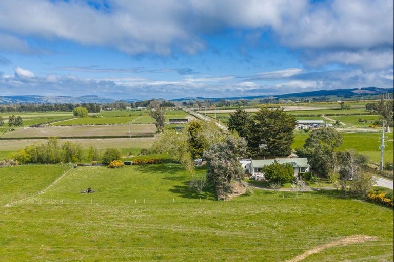 Photo of property in 369 Maungatua Road, Woodside, Outram, 9073