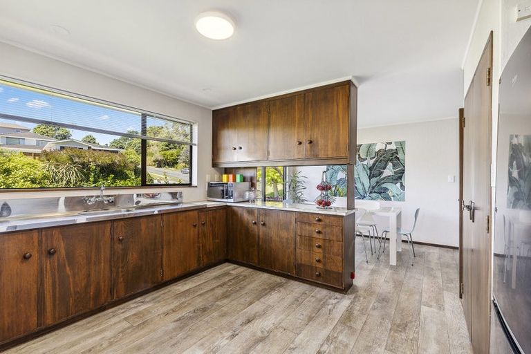 Photo of property in 19 Greyfriars Crescent, Tawa, Wellington, 5028