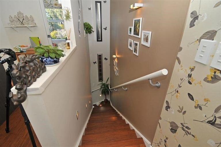 Photo of property in 8b Hollies Crescent, Johnsonville, Wellington, 6037