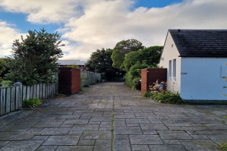 Photo of property in 100 Beachville Road, Redcliffs, Christchurch, 8081