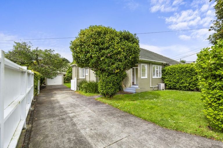 Photo of property in 7a Oakley Avenue, Waterview, Auckland, 1026