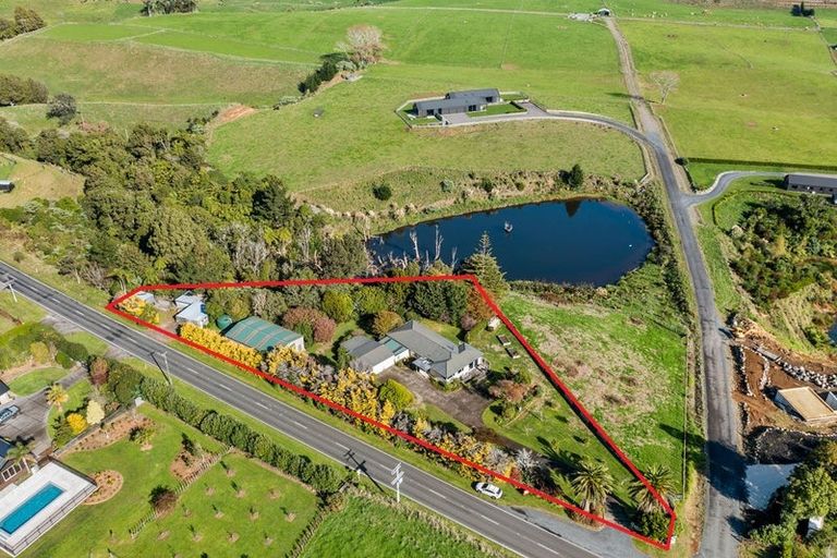 Photo of property in 218 Henwood Road, Paraite, New Plymouth, 4372