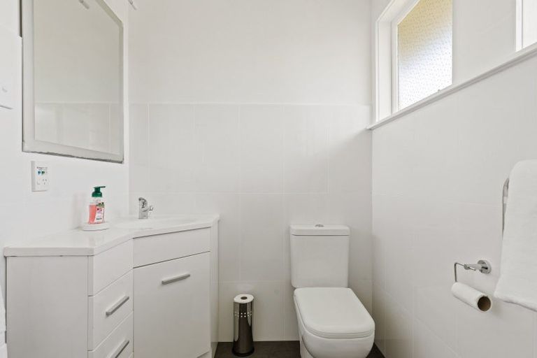 Photo of property in 52 Clawton Street, Westown, New Plymouth, 4310