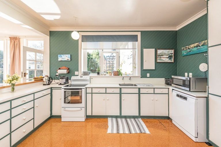 Photo of property in 32 Brassey Road, Saint Johns Hill, Whanganui, 4500