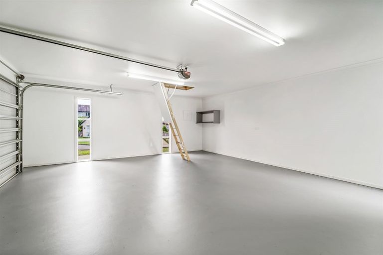 Photo of property in 32 Corricvale Way, Northcross, Auckland, 0630