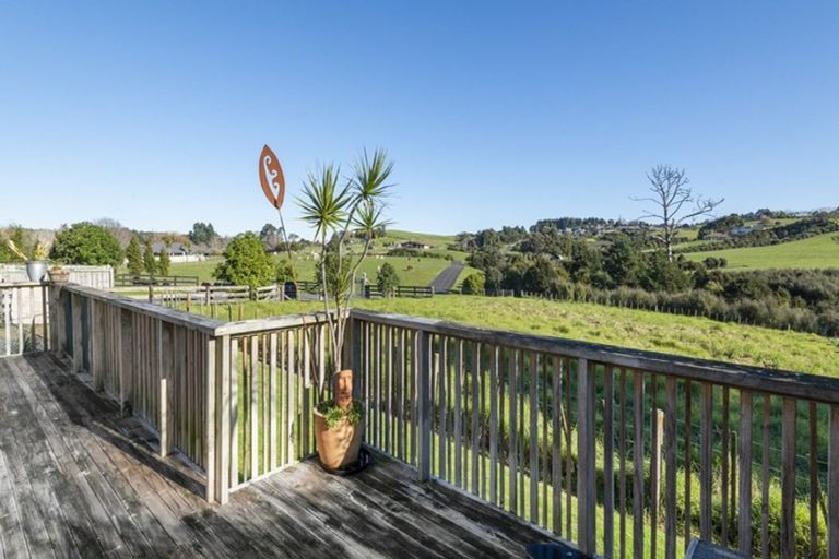 Photo of property in 63 Whitford Park Road, Whitford, Manurewa, 2576